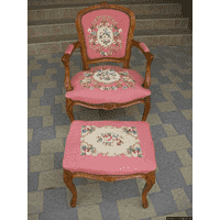Крісло з підлокотниками Луї + пуф (5503). ДНІПРО