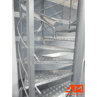 Оригінальні металеві сходи