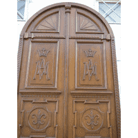 двері в церкву арка