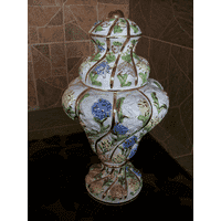 Настільна ваза з кришкою Capodimonte (5981). ДНІПРО