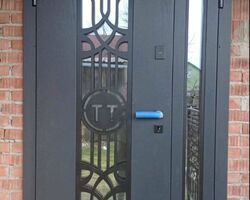 Вхідні вуличні двері в будинок на замовлення Вхідні вуличні двері в будинок на замовлення