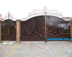 Кована брама Монарх Кована брама Монарх