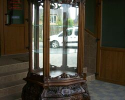 Різьблена вітрина Барокко (4107) Різьблена вітрина Барокко (4107)