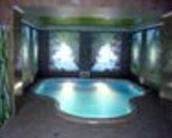 Басейн із мозаїчним покриттям Басейн із мозаїчним покриттям