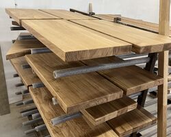 Сходинки дерев'яні.Дубові сходинки Сходинки дерев'яні.Дубові сходинки