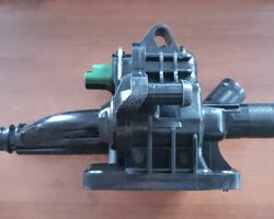 Корпус термостата з датчиком (8 клапанов) Fiat Scudo (2007-……) 1.6hdi 9684588980,1336AX,TH7243.83J Корпус термостата з датчиком (8 клапанов) Fiat Scudo (2007-……) 1.6hdi 9684588980,1336AX,TH7243.83J