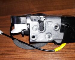 Замок двери передней левой электрический Fiat Scudo (2007-……) 9681335380, 9135AR Замок двери передней левой электрический Fiat Scudo (2007-……) 9681335380, 9135AR
