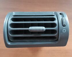 Дефлектор правый (детали панели, торпеды, консоли, салона, жалюзи воздуховода) Fiat Scudo 220 (1995-2004) 1461978077,1461978698