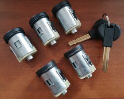Комплект сердцевин замка с ключем к-кт 5 шт Peugeot Expert II (2004-2006) 4162L0,9170AY, 9170AZ,4162C9,DF 32728 Комплект сердцевин замка с ключем к-кт 5 шт Peugeot Expert II (2004-2006) 4162L0,9170AY, 9170AZ,4162C9,DF 32728