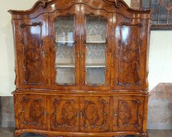 Вітрина-гірка в стилі Барроко (2172) Вітрина-гірка в стилі Барроко (2172)