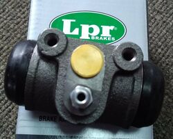 Тормозной цилиндр рабочий колесный задний R14 Пежо J5 / Peugeot J5 (1982-1994) LPR4462,9404402708,040249,52160X,101249,9940558, LPR4469 Тормозной цилиндр рабочий колесный задний R14 Пежо J5 / Peugeot J5 (1982-1994) LPR4462,9404402708,040249,52160X,101249,9940558, LPR4469