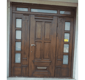 двері дубові вхідні в англійському стилі