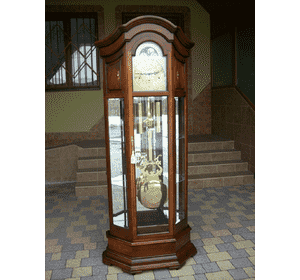 Годинник напольний Howard Miller (5737) Годинник напольний Howard Miller (5737)