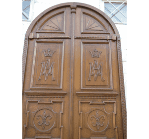 двері в церкву арка