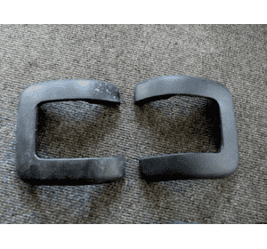 Накладка верхней петли задней двери левой/ правой Опель Мовано / Opel Movano (2003-2010) 7700352201,7700352200 Накладка верхней петли задней двери левой/ правой Опель Мовано / Opel Movano (2003-2010) 7700352201,7700352200