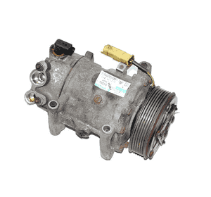 Компрессор кондиционера 2.0HDI  PEUGEOT 3008 09-16 (ПЕЖО 3008) (9671451180) Компрессор кондиционера 2.0HDI  PEUGEOT 3008 09-16 (ПЕЖО 3008) (9671451180)