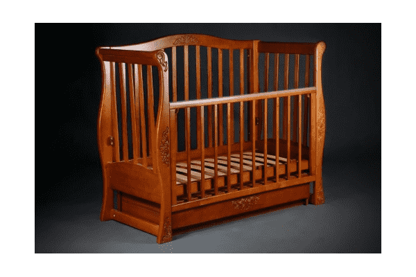 Дитяче ліжечко-диванчик з різьбленням горіх - ЛьвівМаркет Дитяче ліжечко-диванчик з різьбленням горіх - LvivMarket.net