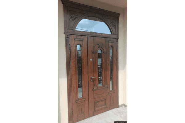 Вхідні двері зі склом та фрамугою - ЛьвівМаркет Вхідні двері зі склом та фрамугою - LvivMarket.net