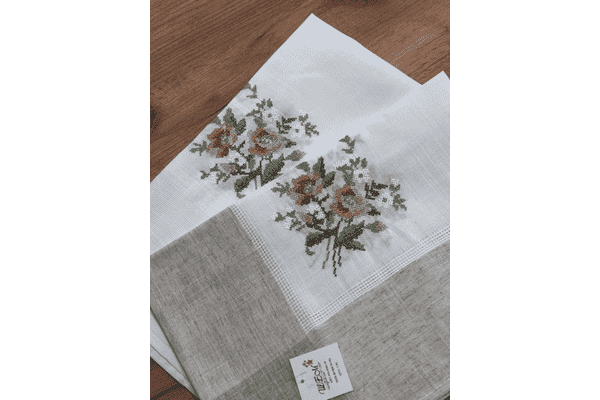 Серветка лляна з вишивкою, 85х85 - ЛьвівМаркет Серветка лляна з вишивкою, 85х85 - LvivMarket.net