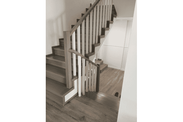 Сучасні дубові сходи під замовлення у Львові - ЛьвівМаркет Сучасні дубові сходи під замовлення у Львові - LvivMarket.net