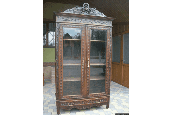 Книжкова шафа Bretonse (4481) - ЛьвівМаркет Книжкова шафа Bretonse (4481) - LvivMarket.net