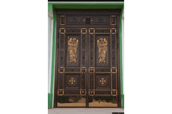 Двері вхідні до церкви з деревини - ЛьвівМаркет Двері вхідні до церкви з деревини - LvivMarket.net