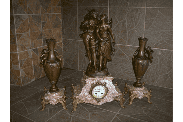 Камінний годинник з вазами Зустріч (6165) - LvivMarket.net
