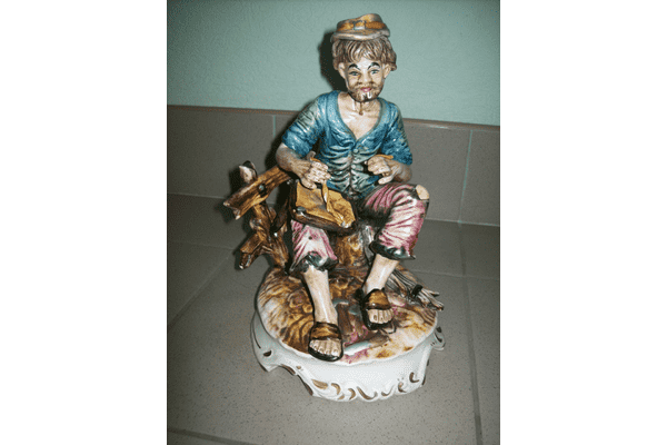 Фарфорова статуетка Capodimonte  (5609). ДНІПРО - LvivMarket.net