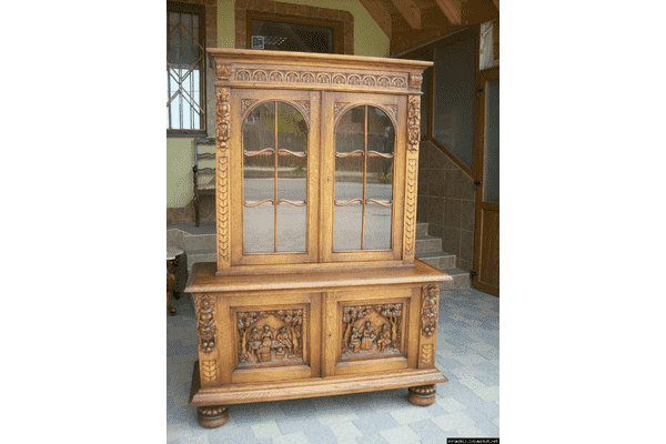 Вітрина в стилі Brugge (4141) - ЛьвівМаркет Вітрина в стилі Brugge (4141) - LvivMarket.net